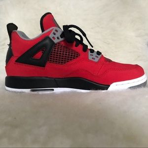 5.5Y Jordan Retro 4 TORO 🥀🐃❤️